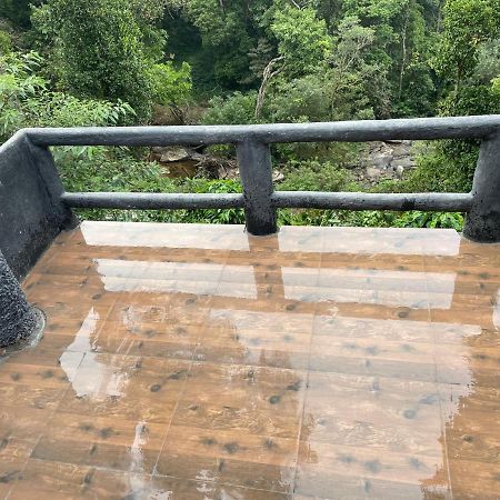 הוילה מדיקרי Rai'S Coorg Cave House מראה חיצוני תמונה