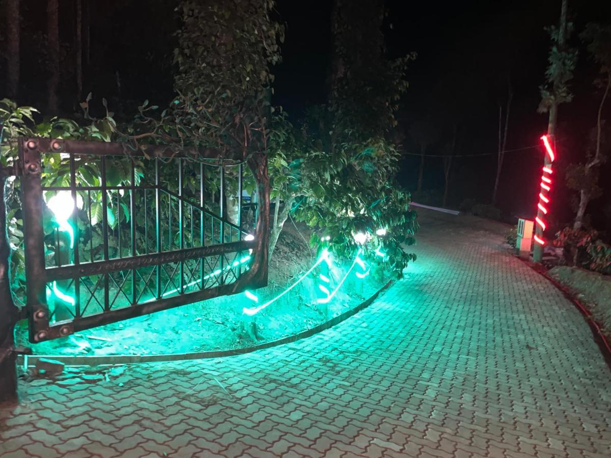 הוילה מדיקרי Rai'S Coorg Cave House מראה חיצוני תמונה