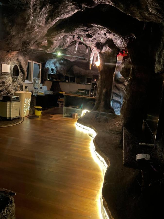 הוילה מדיקרי Rai'S Coorg Cave House מראה חיצוני תמונה