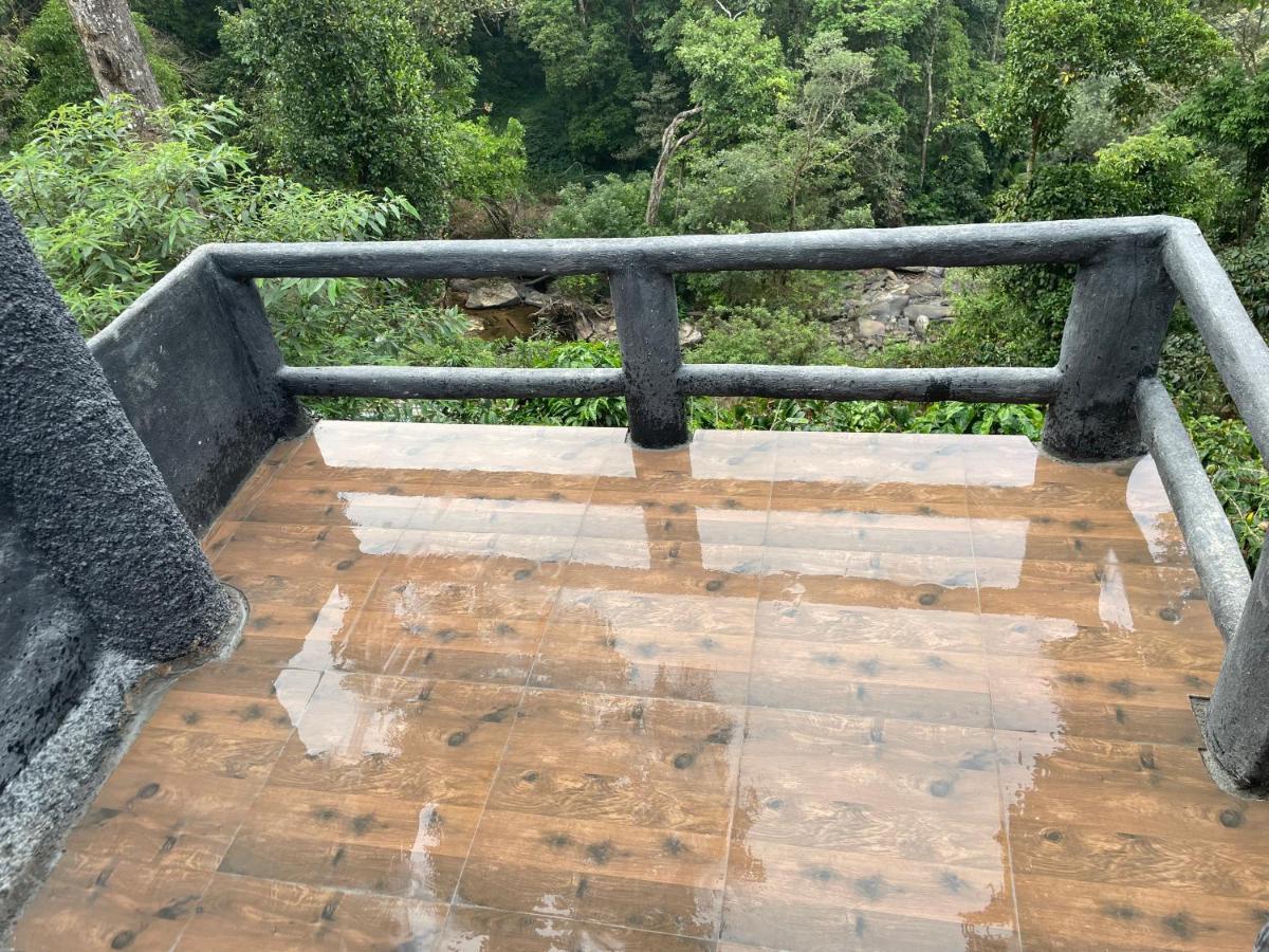 הוילה מדיקרי Rai'S Coorg Cave House מראה חיצוני תמונה